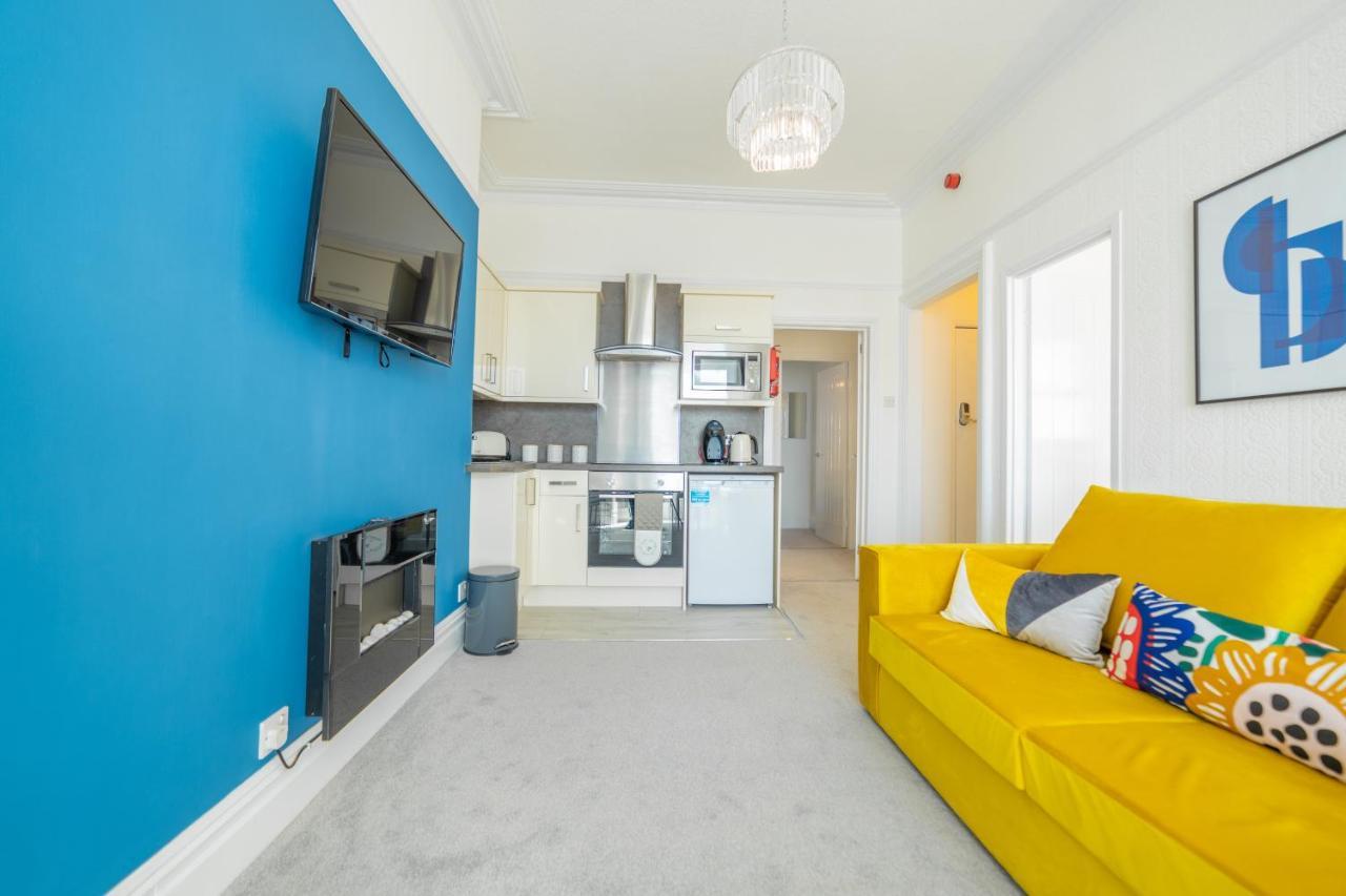 Charles Alexander Short Stay - Highcliffe Apartments Cleveleys Buitenkant foto